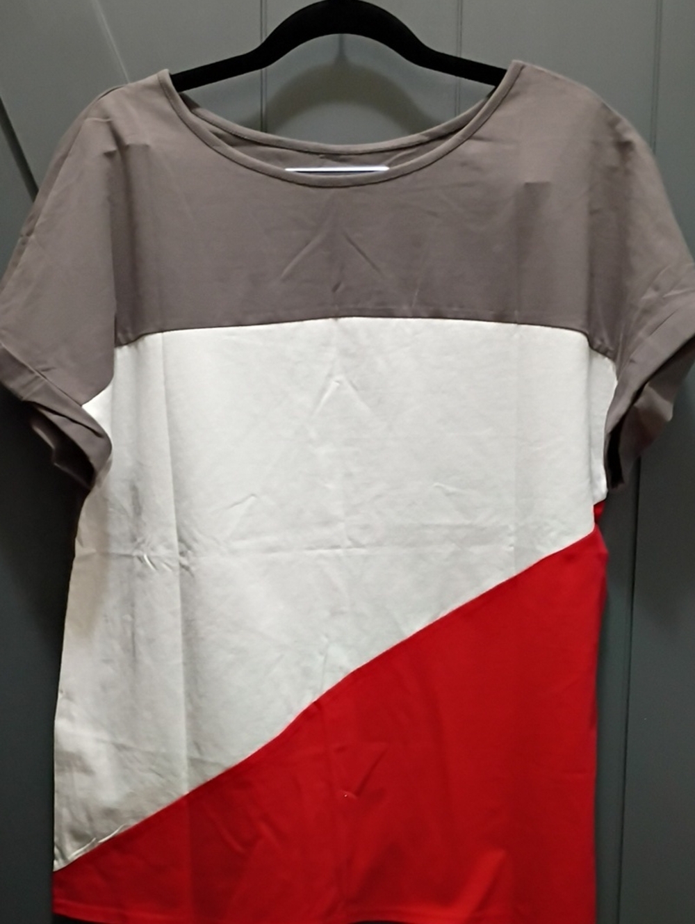 Colorblock Short Sleeve Top - Taupe, White & Red